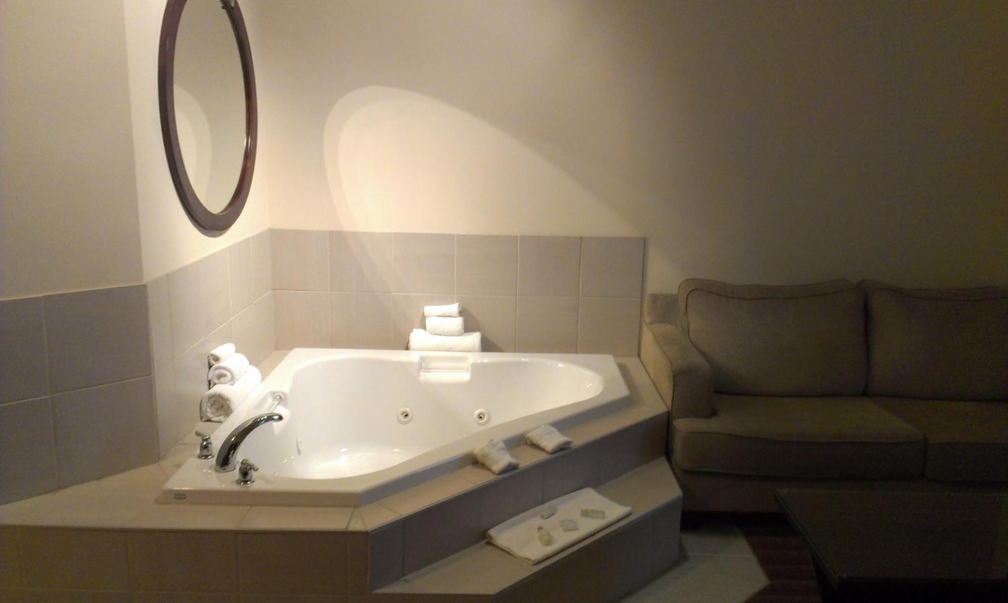 Sigma Inn & Suites Hudson'S Hope Hudsons Hope ภายนอก รูปภาพ