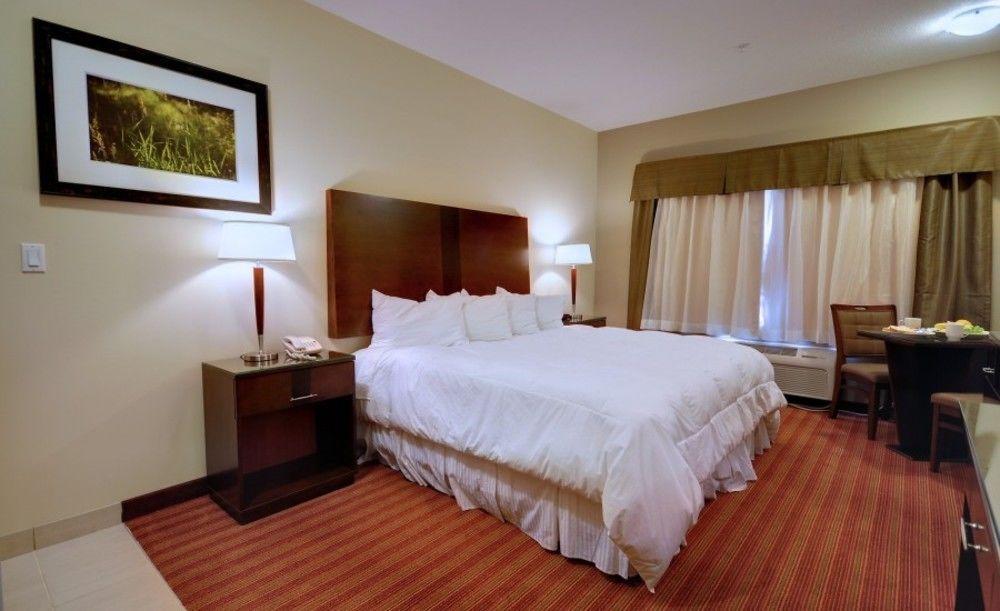 Sigma Inn & Suites Hudson'S Hope Hudsons Hope ภายนอก รูปภาพ