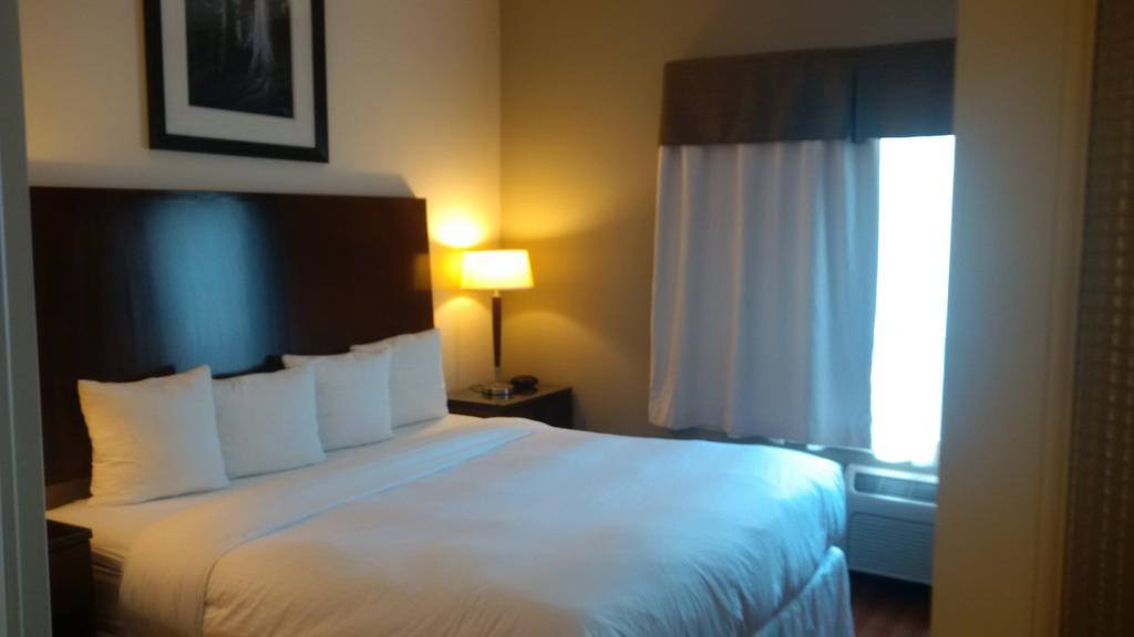 Sigma Inn & Suites Hudson'S Hope Hudsons Hope ภายนอก รูปภาพ