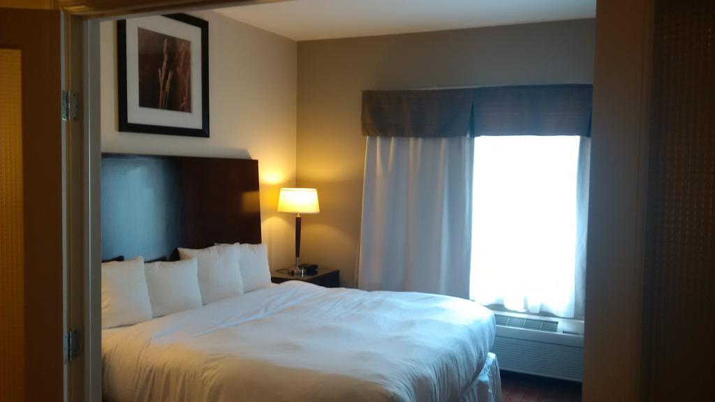 Sigma Inn & Suites Hudson'S Hope Hudsons Hope ภายนอก รูปภาพ